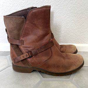 Teva leather boots